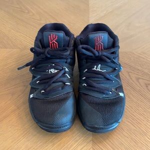 COPY - KYRIE ✔️ Kids size 1Y